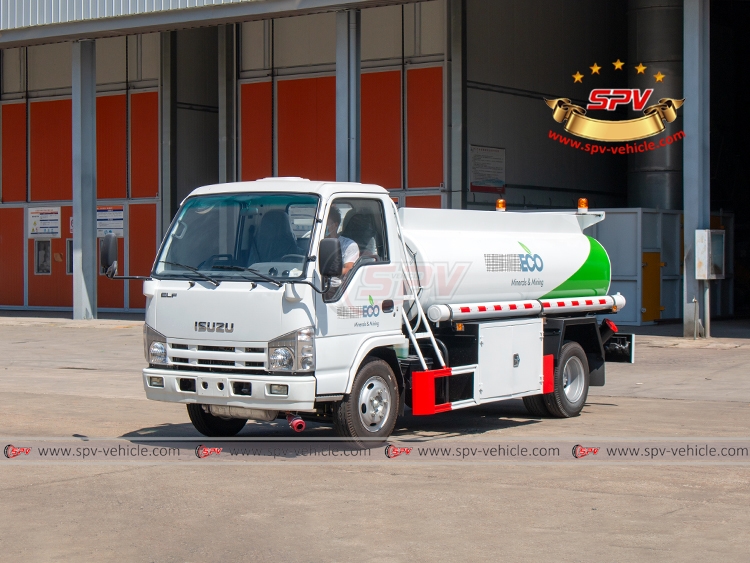 4,000 Litres Refueling Tank Truck ISUZU - LF 4,000 Litres Refueling Tank Truck ISUZU - LF
